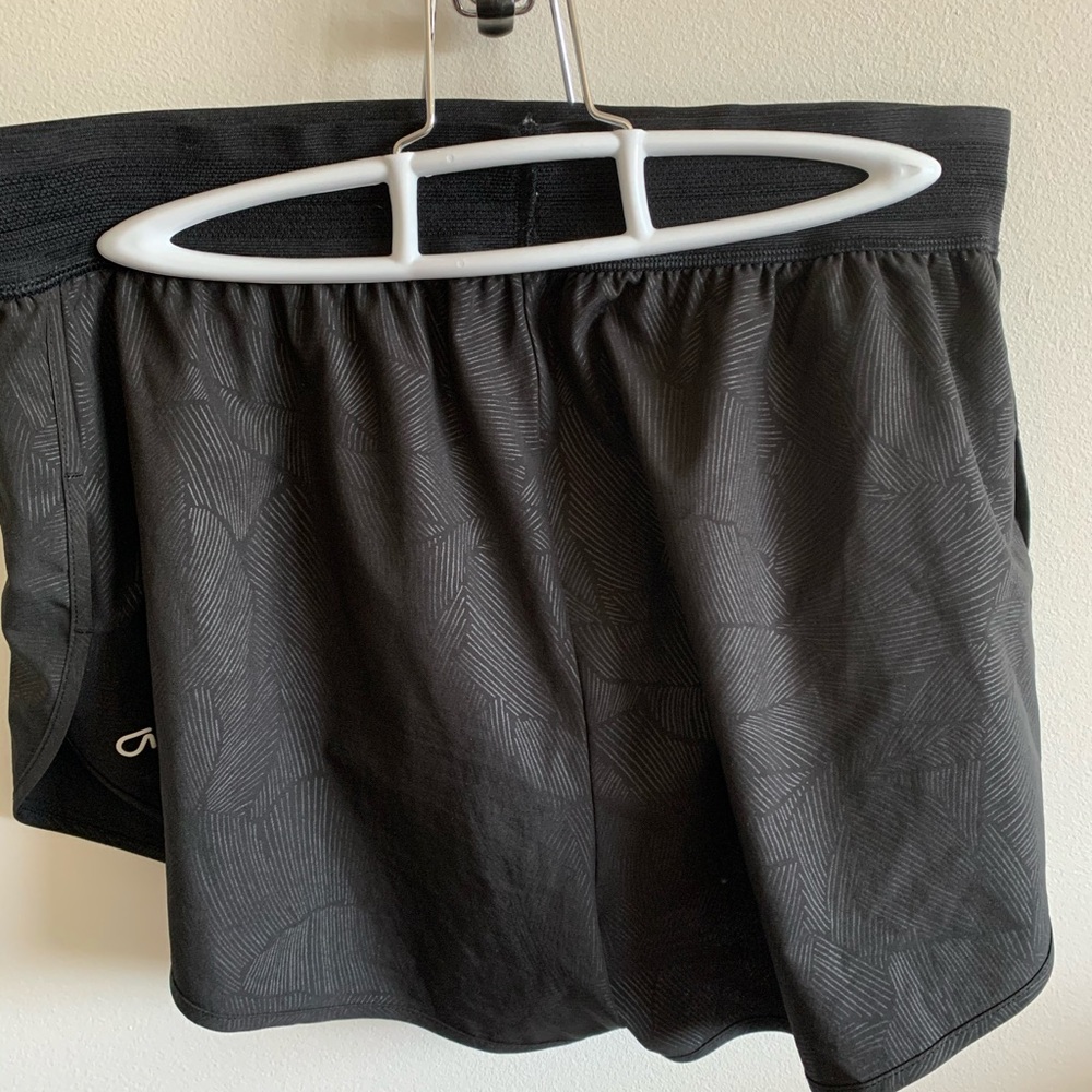 Black gap active shorts - Picture 4 of 5